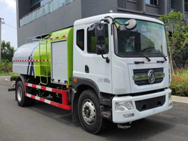 11立方純電動(dòng)灑水車(chē) 11立方純電動(dòng)灑水車(chē)
