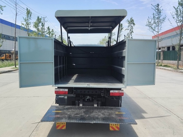 小型純電動密閉式桶裝垃圾車
