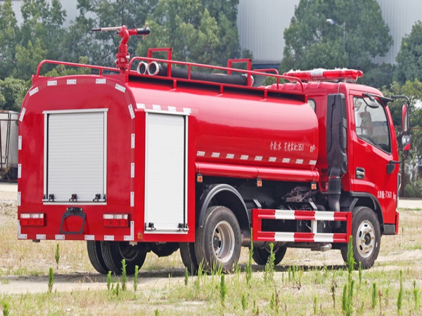 柴油7噸消防灑水車